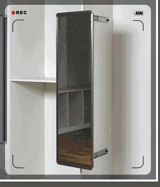 镜子对着大门如何化解,镜子必须对着门有什么办法