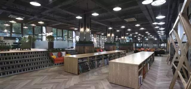 搭建二层公寓loft隔层,极简办公室loft设计方案