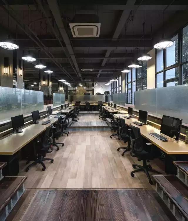 搭建二层公寓loft隔层,极简办公室loft设计方案