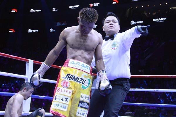 邹市明与日本拳手输得很惨视频,日本送酒工被ko视频