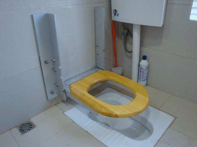 现在卫生间流行的马桶怎么装,安装蹲着式马桶全过程