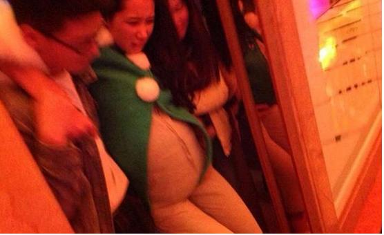 38周产妇唱歌太兴奋，孩子差点生在KTV包厢内！