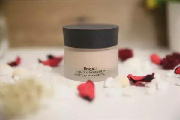 阿玛尼粉底液大师2号和3号怎么选,阿玛尼红标和dw的粉底液哪个好用