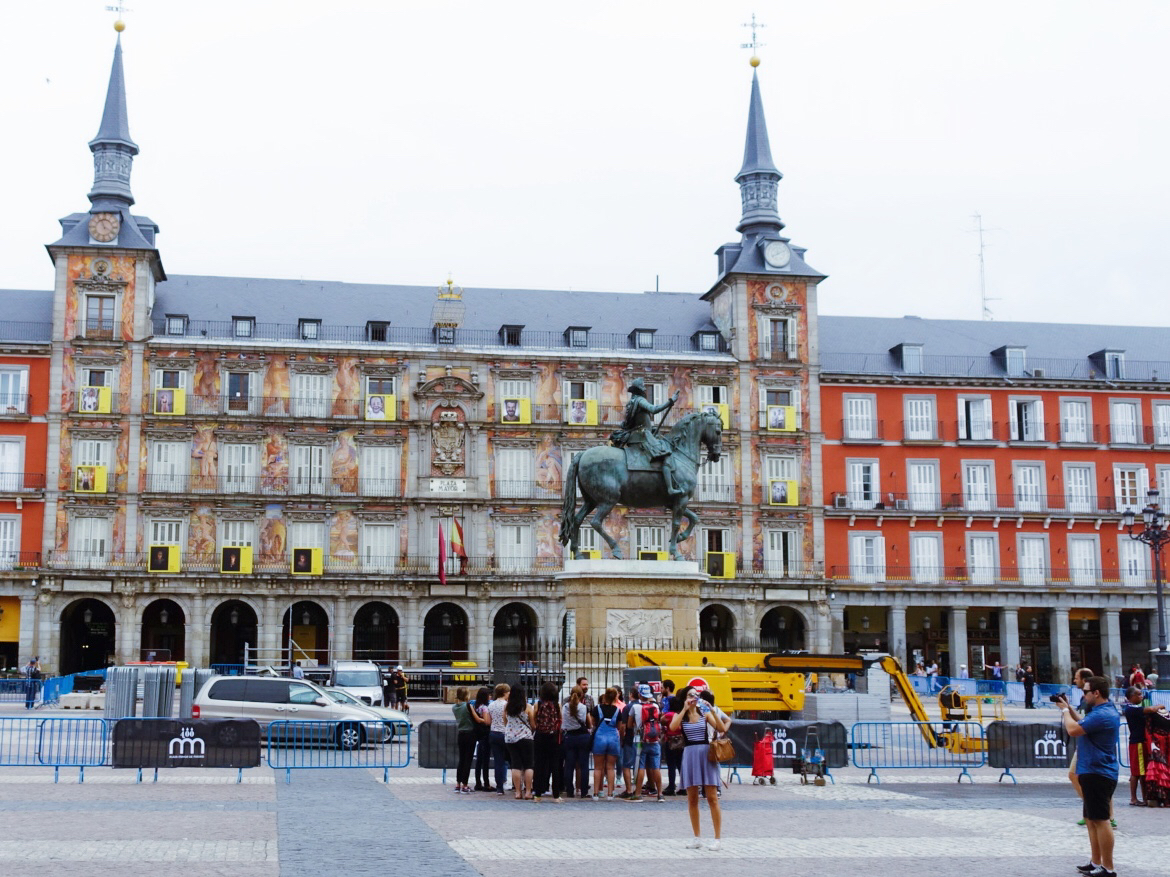 欧洲跟团游导游有什么套路 (欧洲导游收入)