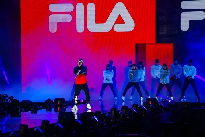 范冰冰双生花大秀,范冰冰李宇春同台视频