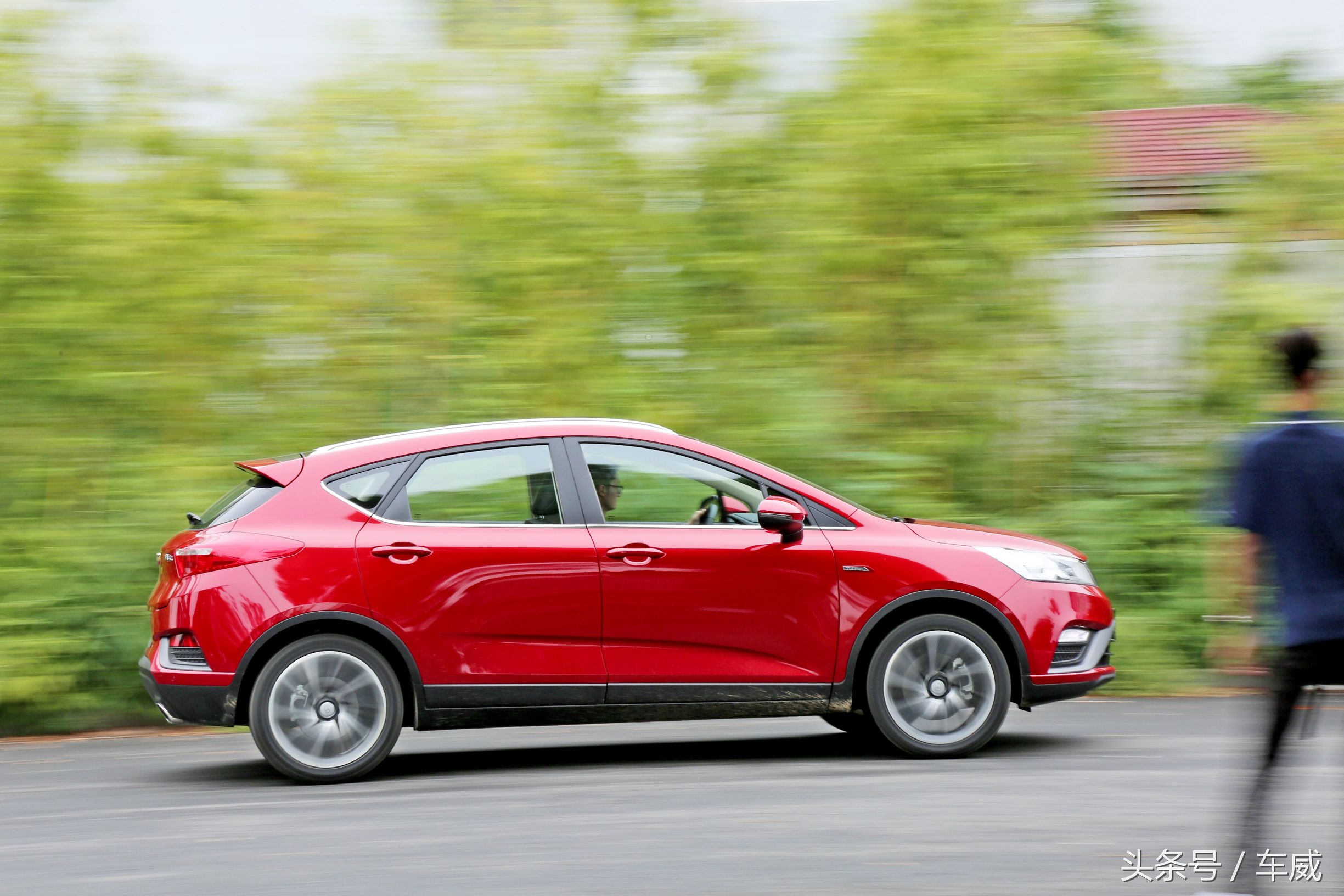 吉利帝豪GS测评,试驾吉利帝豪gse优缺点全面解析