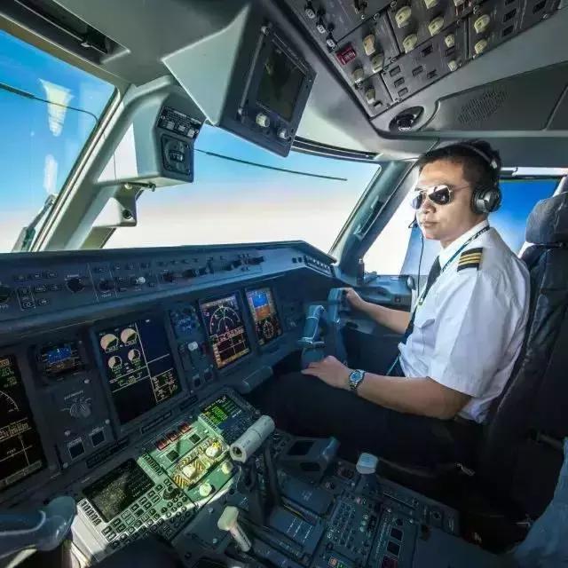 飞机恐飞怎么克服,飞机颠簸害怕怎么办