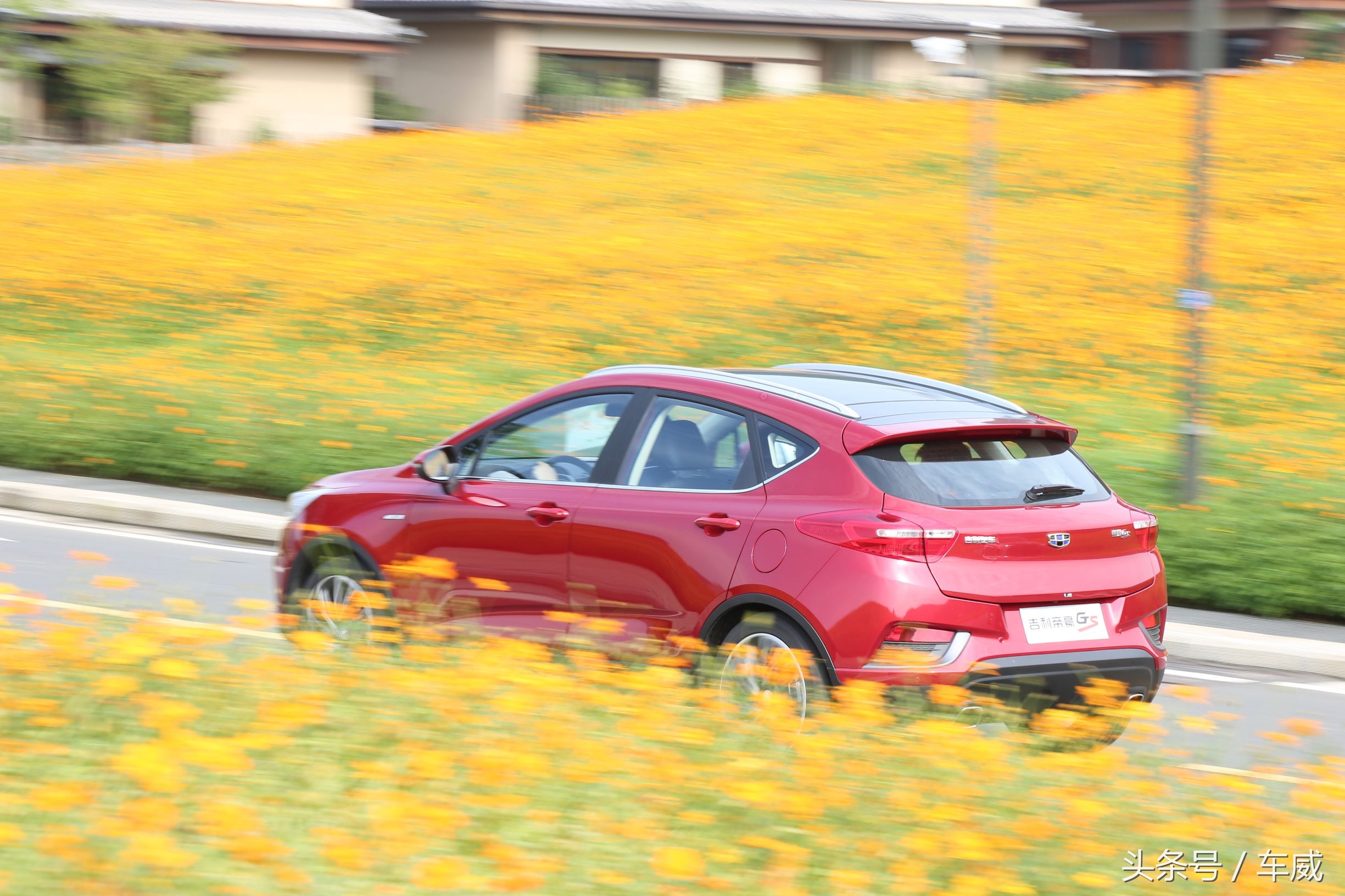 吉利帝豪GS测评,试驾吉利帝豪gse优缺点全面解析
