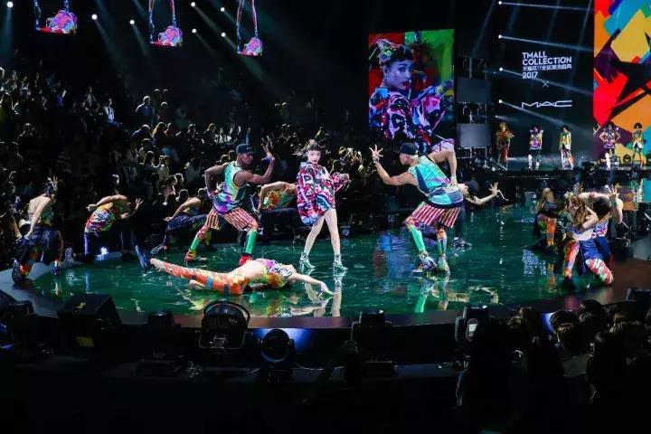 范冰冰双生花大秀,范冰冰李宇春同台视频