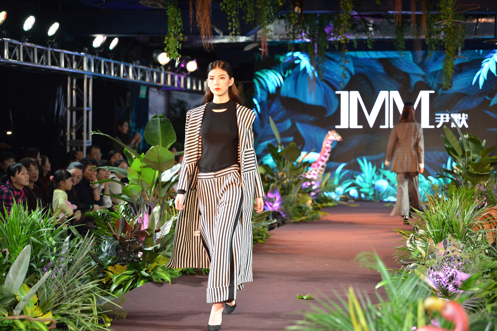 秋冬潮牌爆款穿搭,顶级潮牌秋冬穿搭