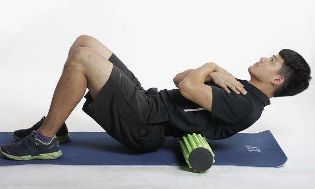 瑜伽滚轴按摩轮,瑜伽按摩滚轴使用方法