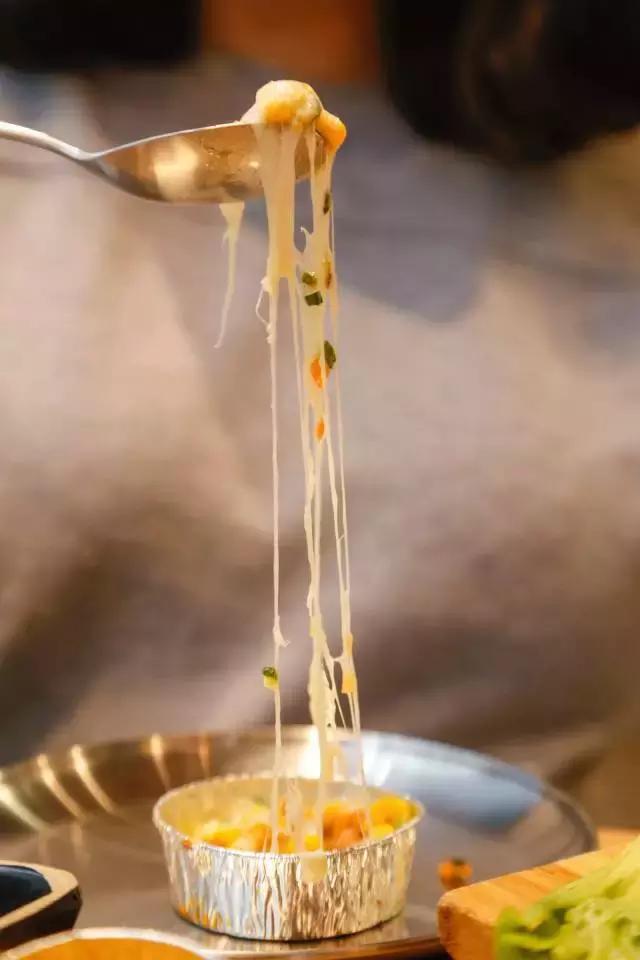 走一波,终于等到这家月销60W的人气烤肉店从市中心开到城南了!