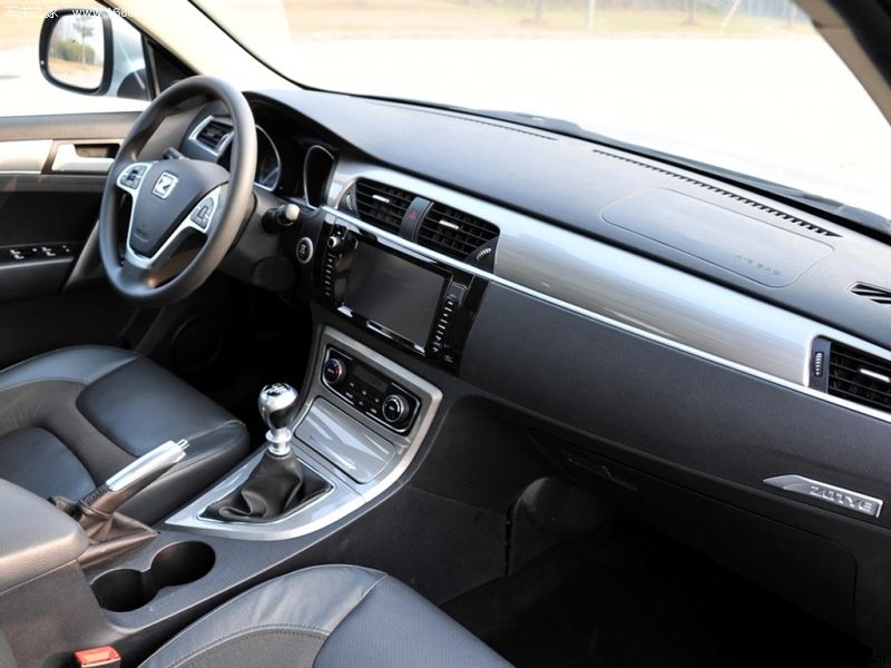 众泰汽车t600这车怎么样,众泰汽车t6001.5t手动挡内饰讲解