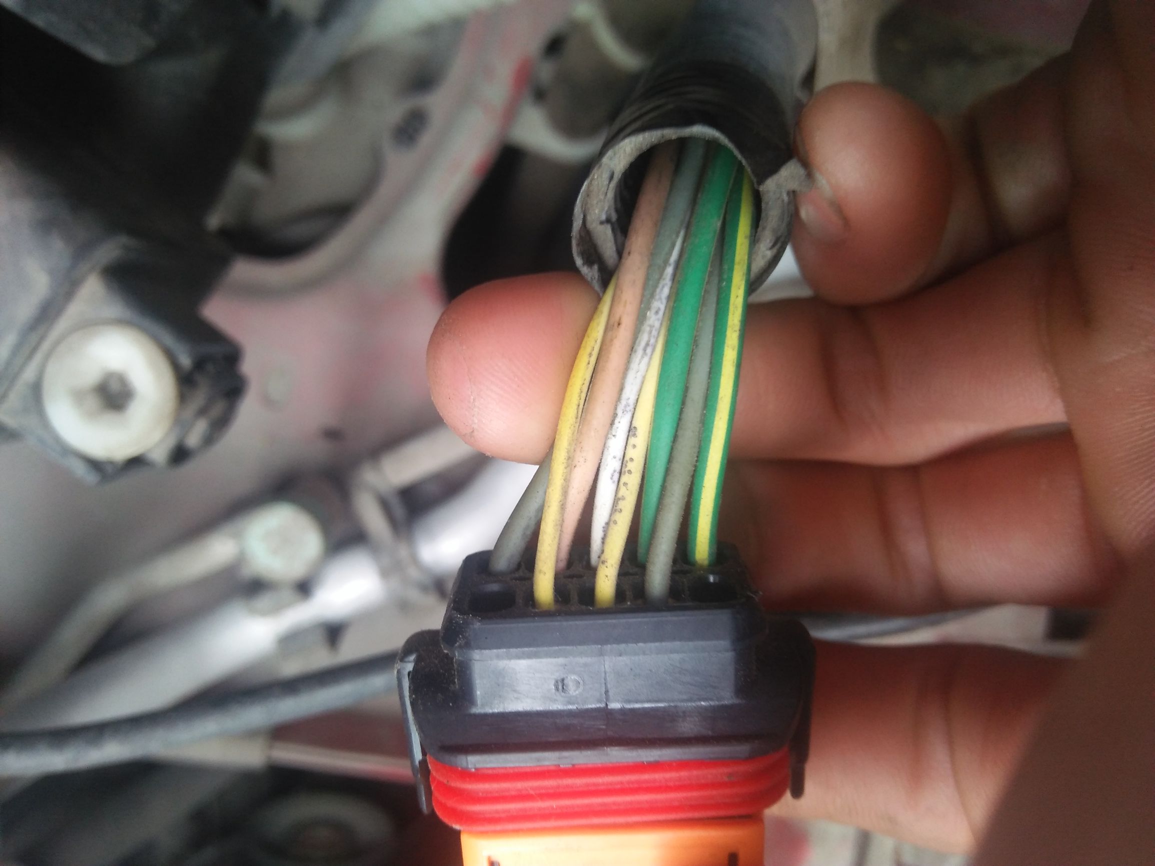 标致308风扇烧保险丝,标致408右边大灯老是烧灯泡