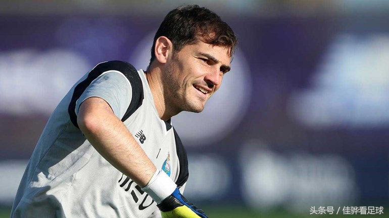 为省工资波尔图借故封杀“圣卡西”？经纪人出面解释，主帅难服众