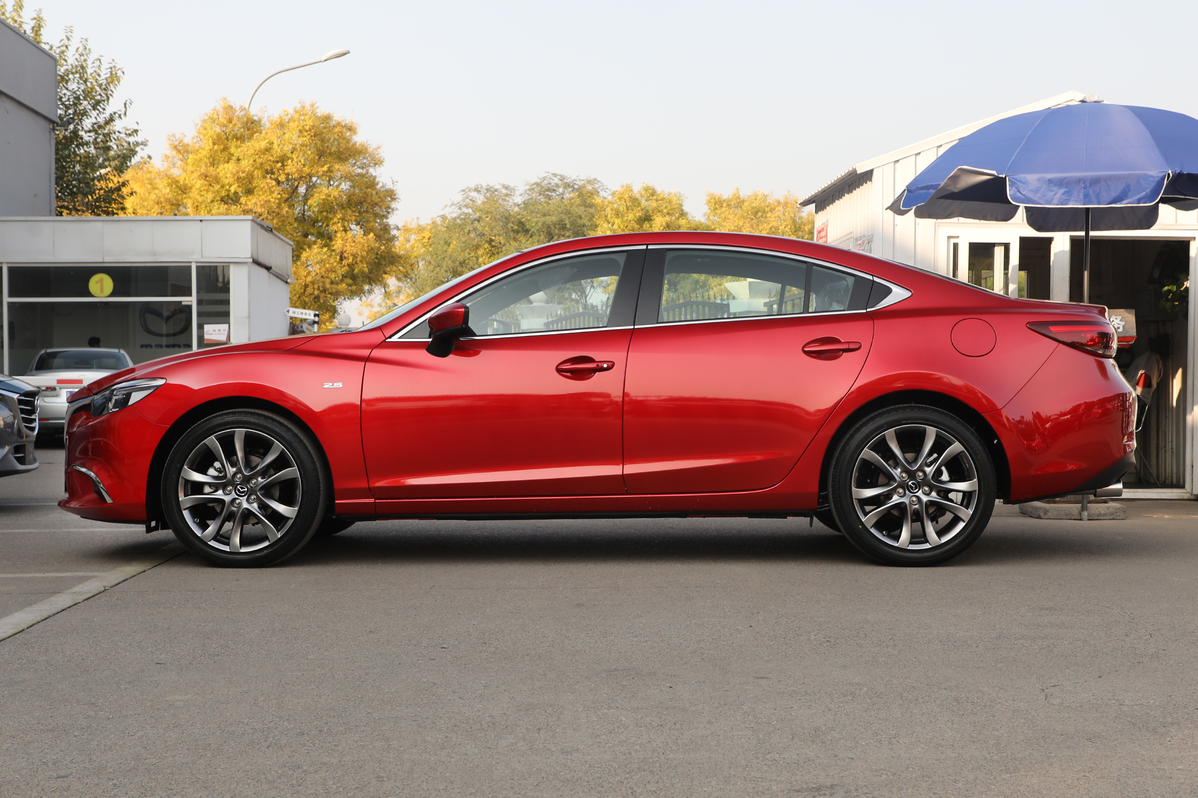 凯美瑞阿特兹雅阁三辆车哪个更好,凯美瑞雅阁迈腾天籁阿特兹怎么选