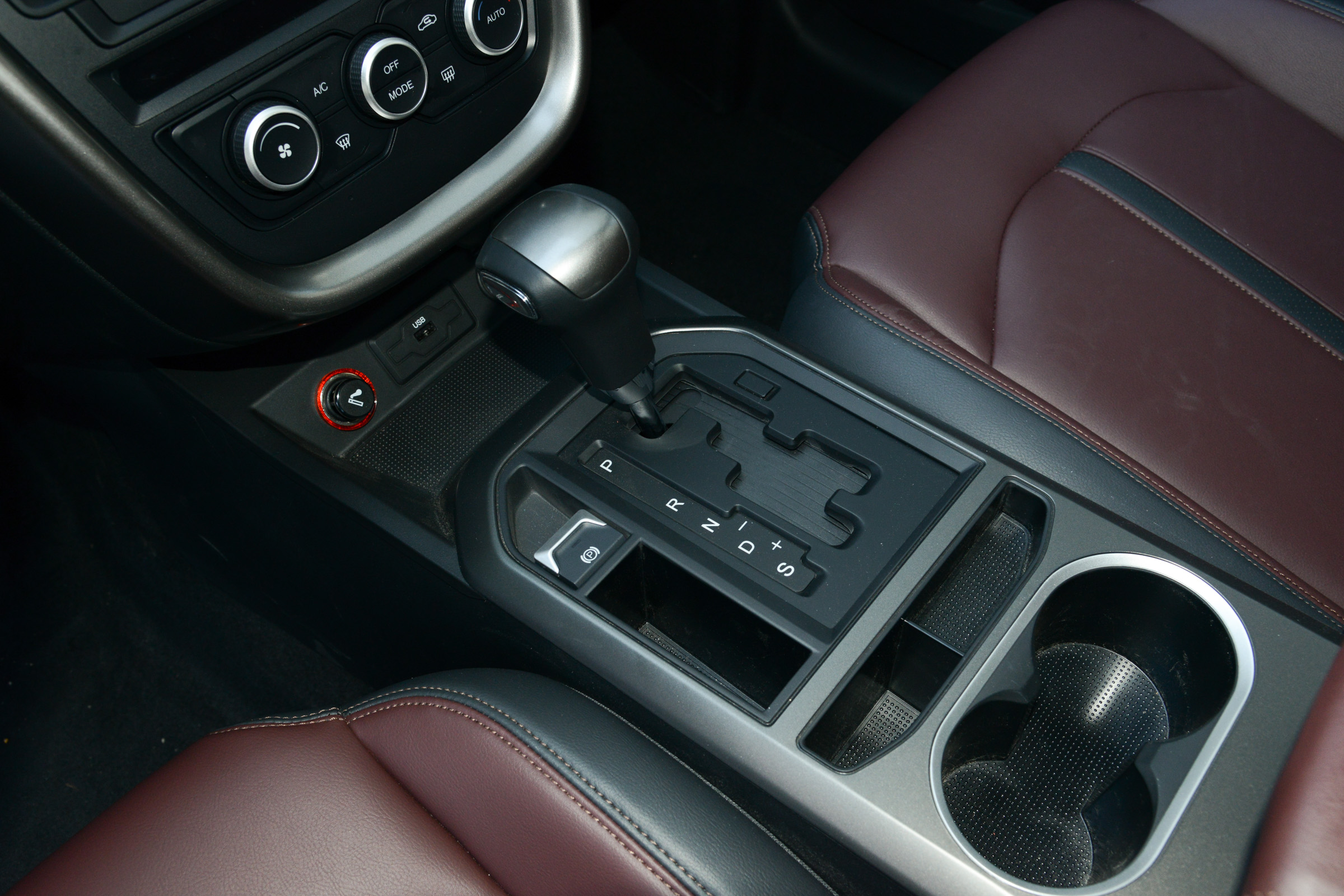 奔腾x80哈弗h6长安cs75,长安cs75对比奔腾