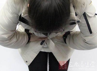 例假血块特别多特别大是血瘀么,例假血块是絮状