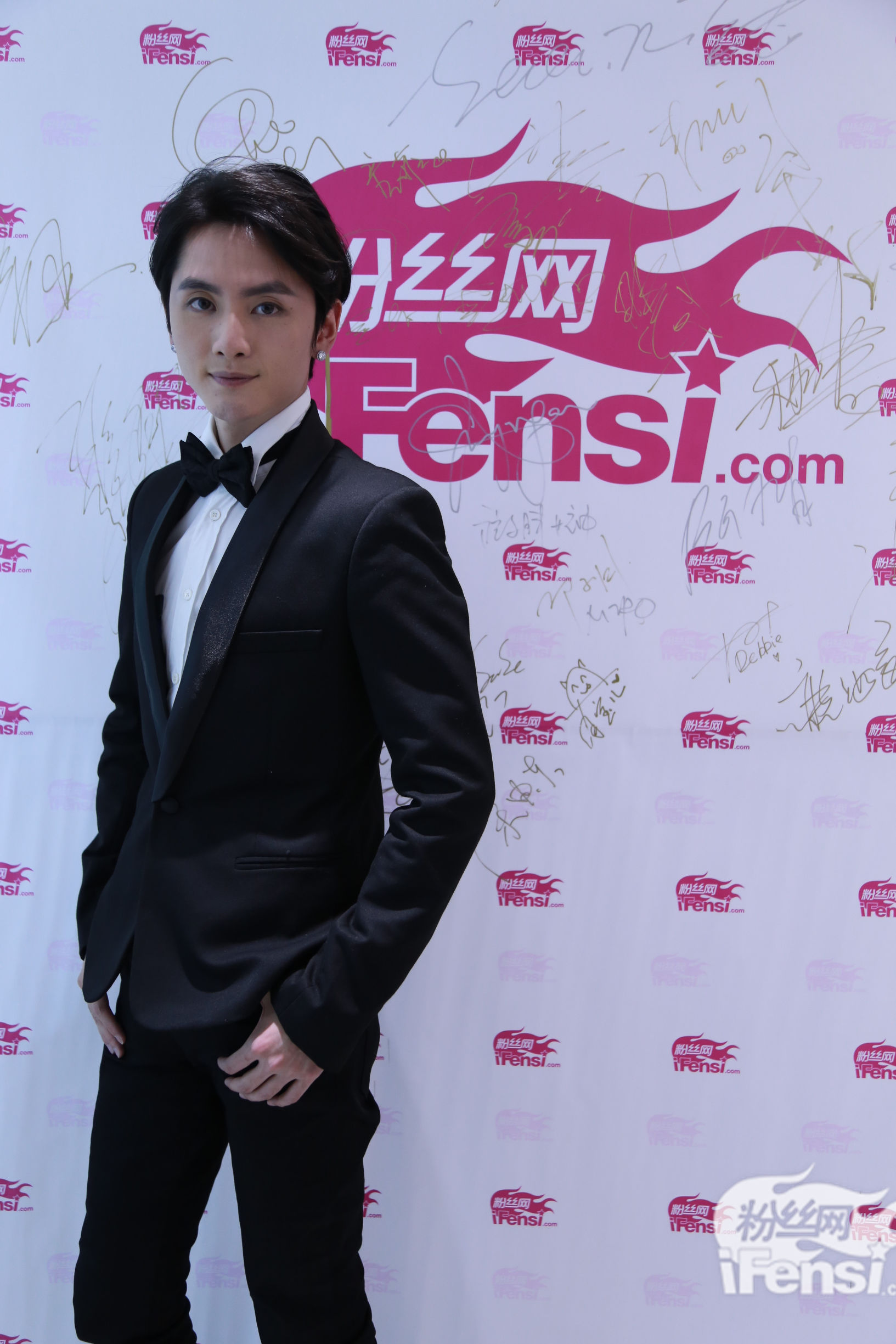 向鼎做客粉丝网:出道十年我更加成熟了