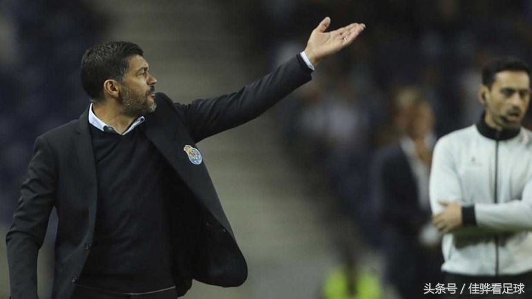 为省工资波尔图借故封杀“圣卡西”？经纪人出面解释，主帅难服众