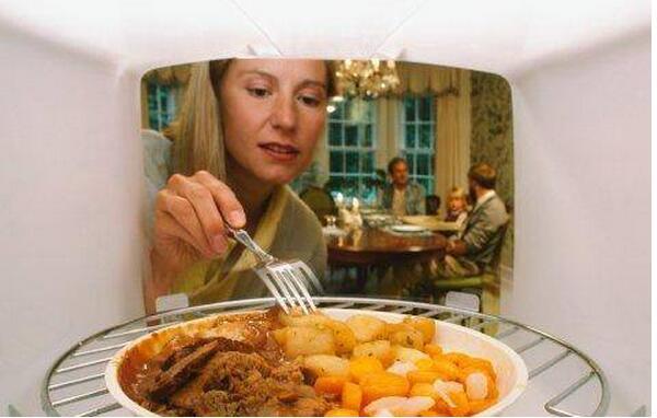 原来微波炉还有这么多危害，看你还敢用吗？