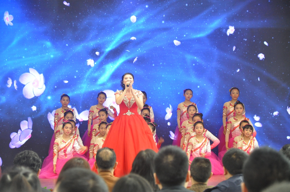 60余所“共同体”学校共同见证滨河学校奋发、奋勇、奋进的10年