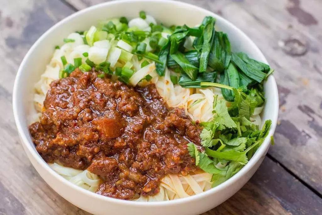 机票价格大跳水最低到0.7折啥情况,机票最低240元