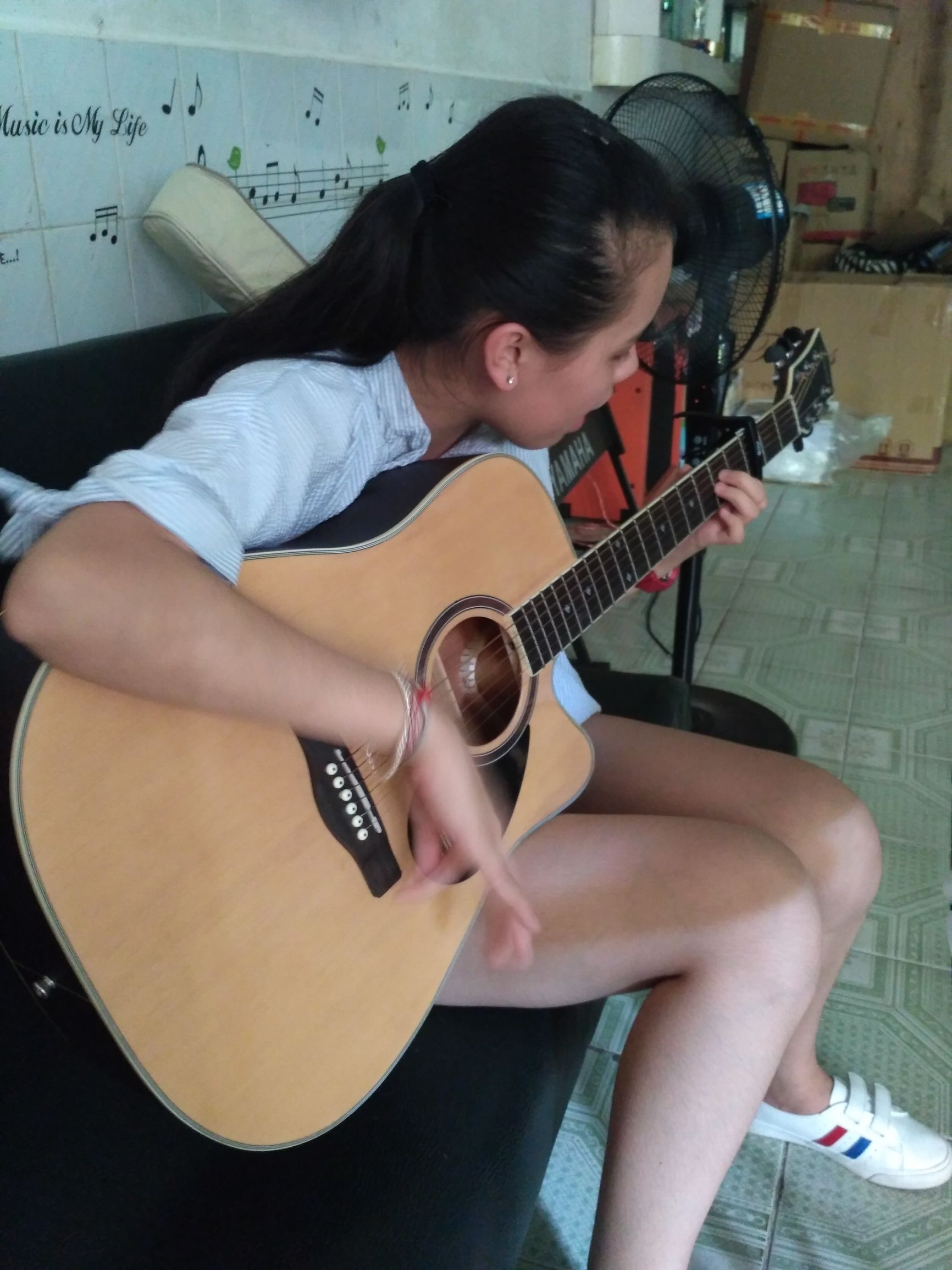 初学者民谣吉他买多大的合适,五千内入门好轻松木吉他选购指南