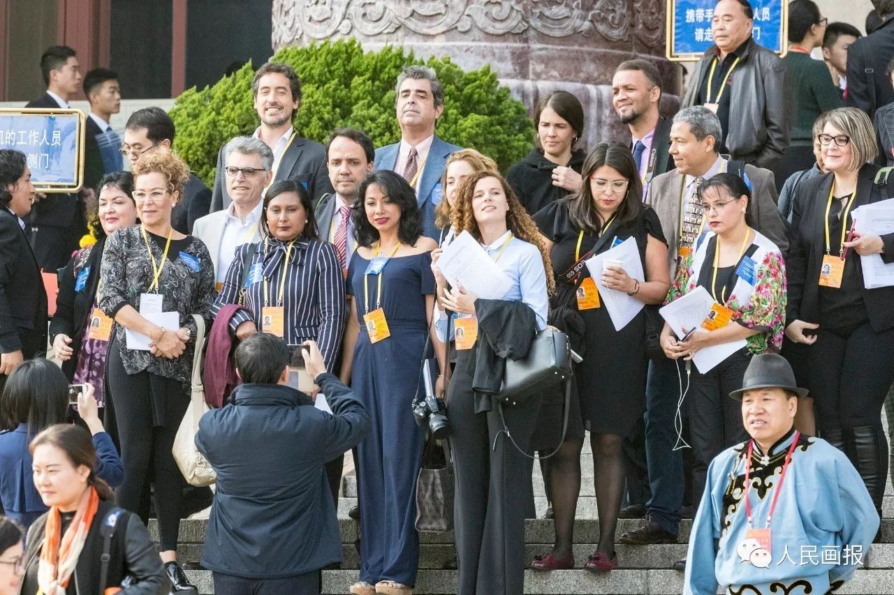 一周画报高清图,走进新时代画报