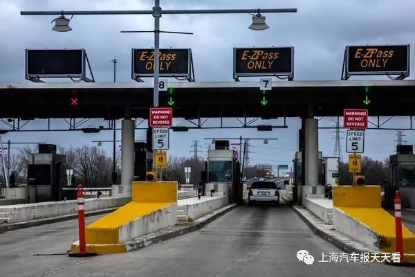 美国租车自驾遇到警察,在美国租车自驾收到罚单怎么办