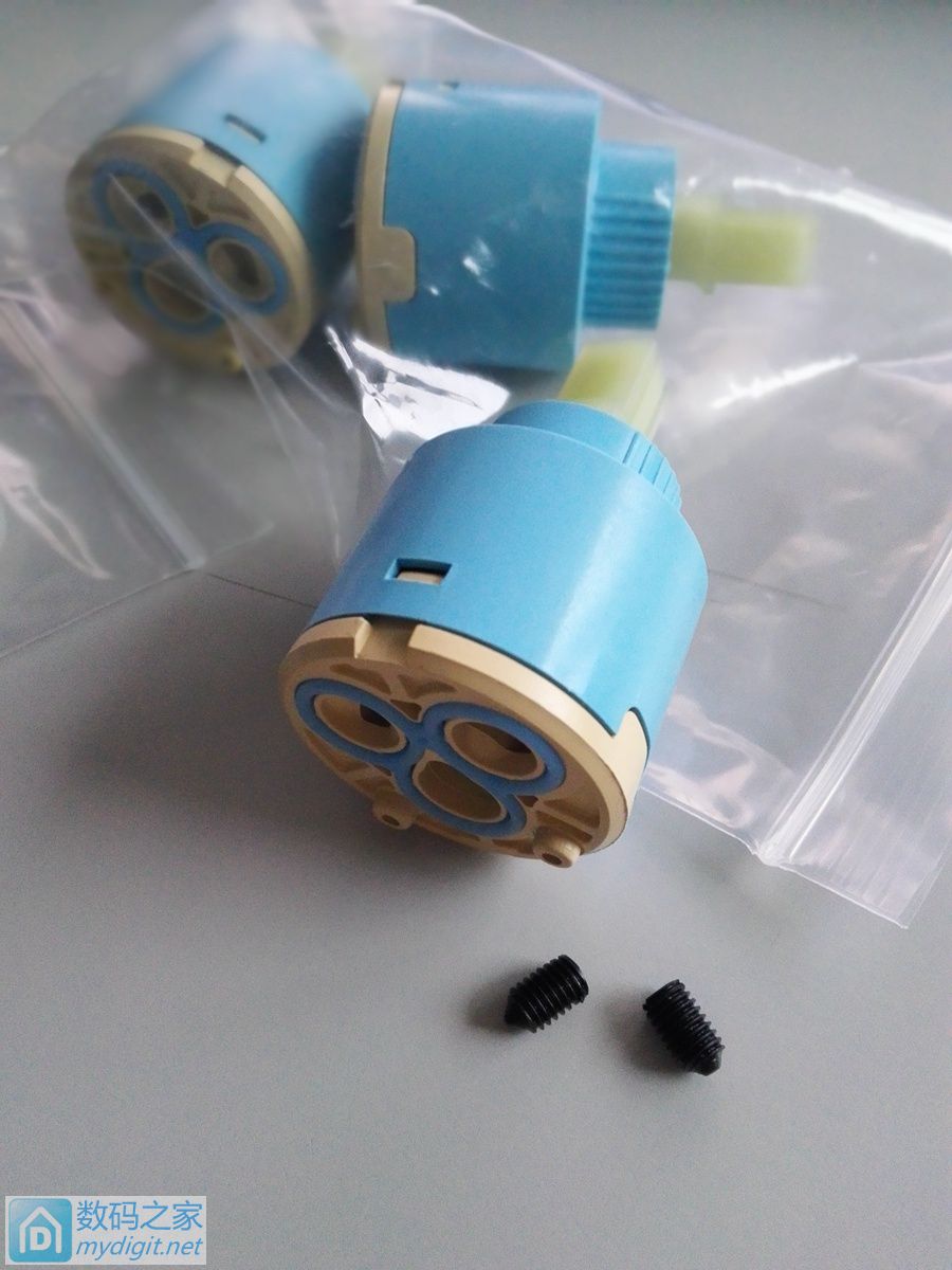 浴室龙头阀芯漏水修复,淋浴龙头漏水怎么换阀芯