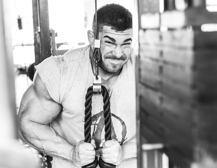 如何让自己的肌肉变得更强壮更大,搬运锻炼肌肉