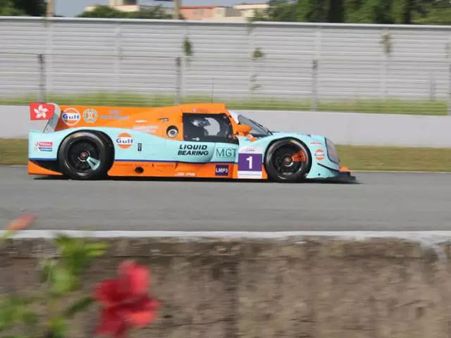 耐力赛绝非无休止地“画圈”,而是用轮胎来拓宽的哲学