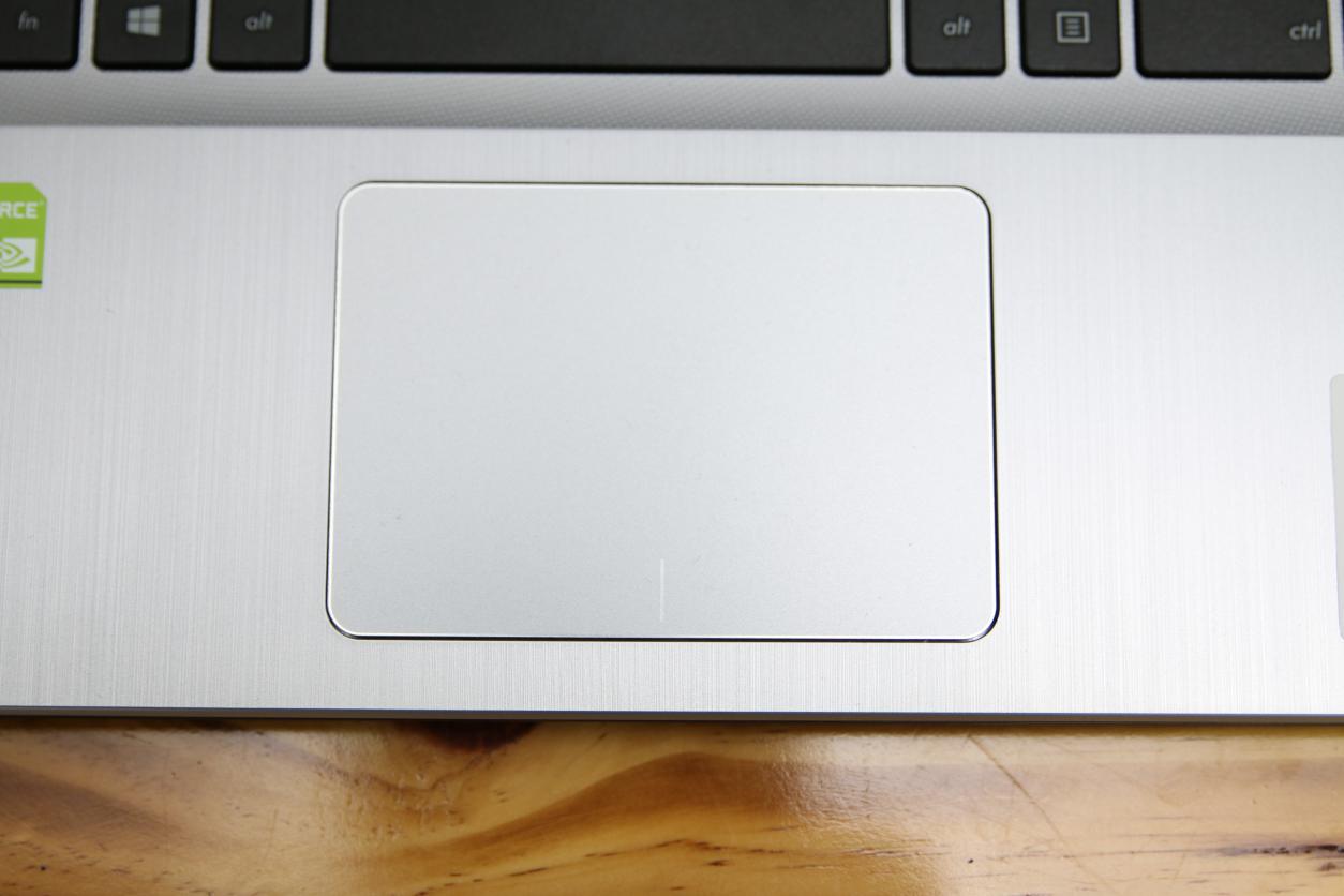 华硕笔记本fl8000u有光驱吗,华硕笔记本fl8000u屏幕