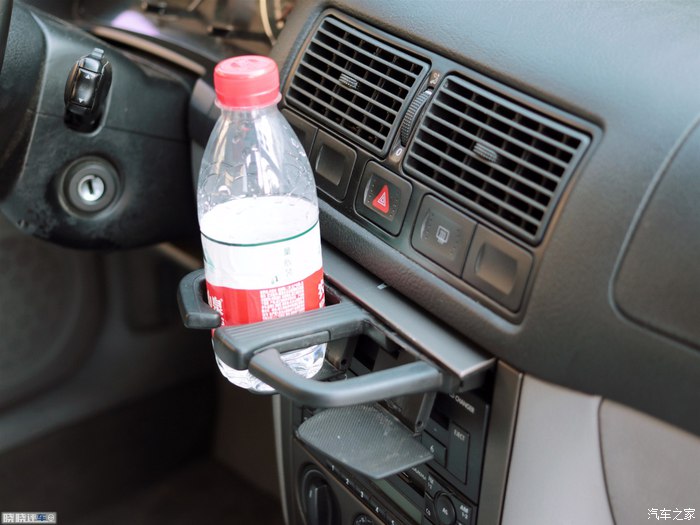 两万块钱能买到几年的高尔夫,两万多块钱买个二手车