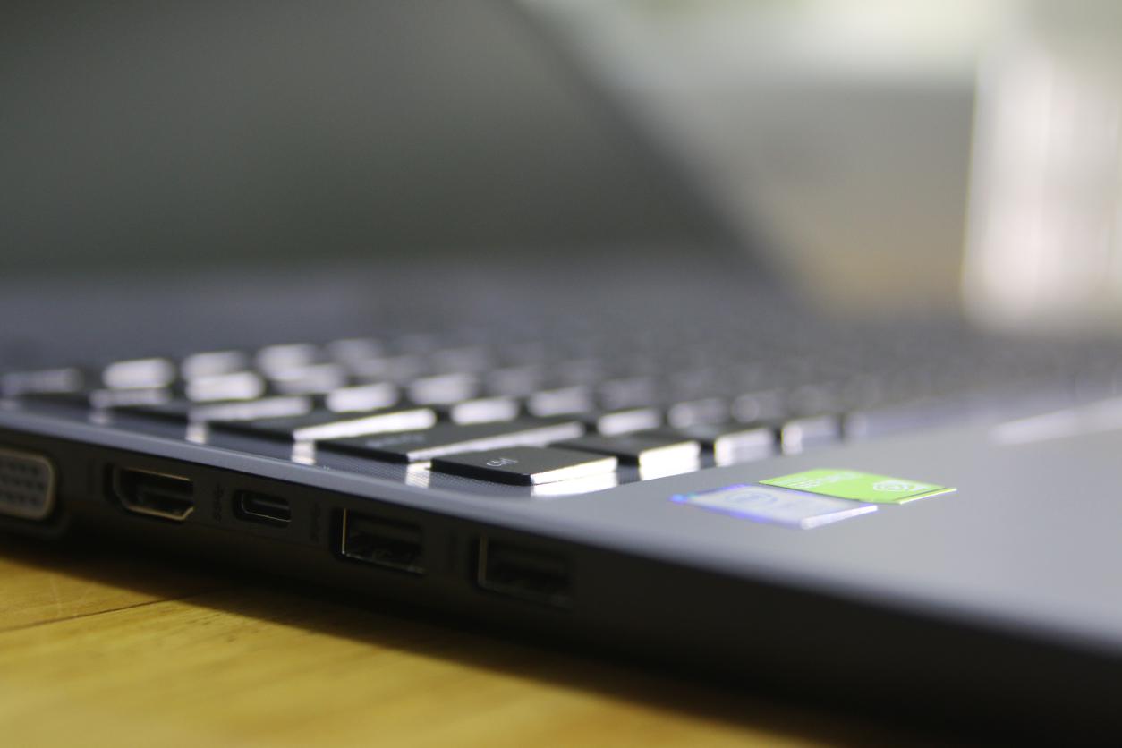 华硕fl8000u是不是8核,华硕fl8000u低配版价格