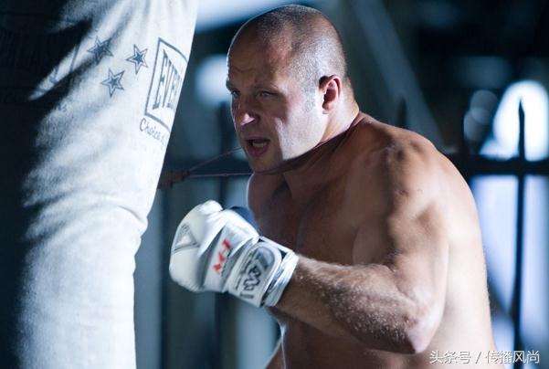 菲多艾米连科泰森同台,李小龙打得过菲多泰森吗