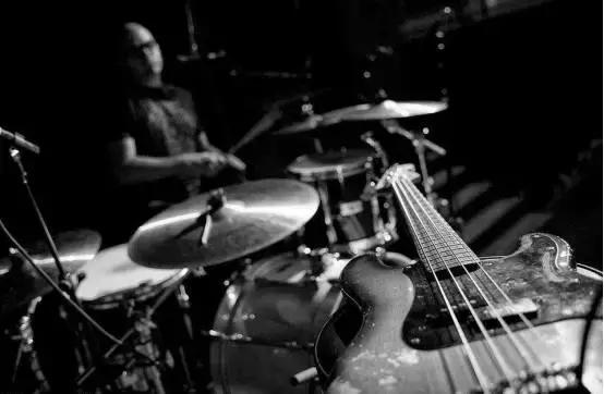 学架子鼓最重要的是什么,幼儿园架子鼓体验课