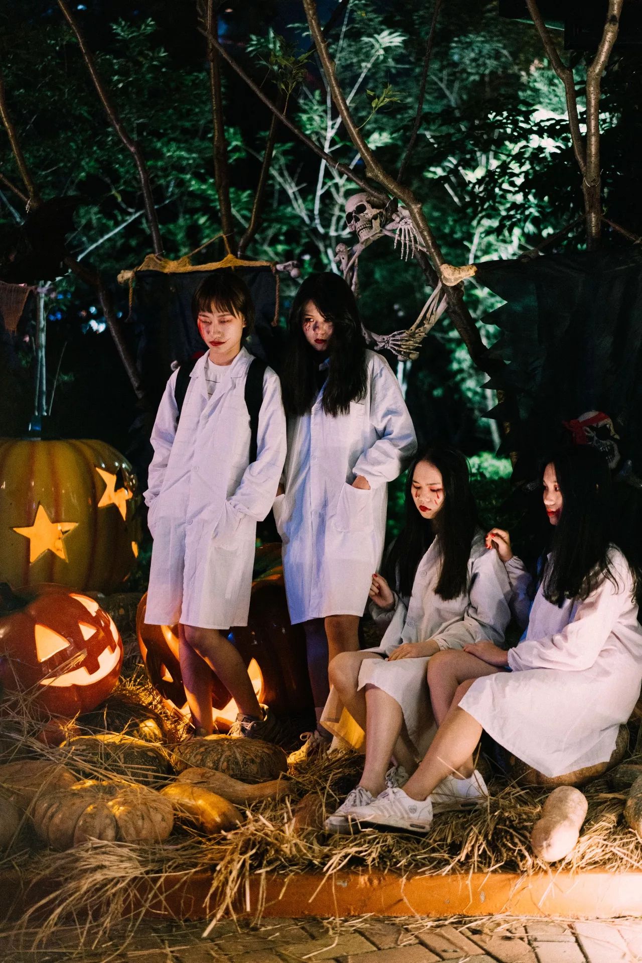 要说万圣节哪家强?这里可是连许巍都被吸引来一起“鬼”混了!