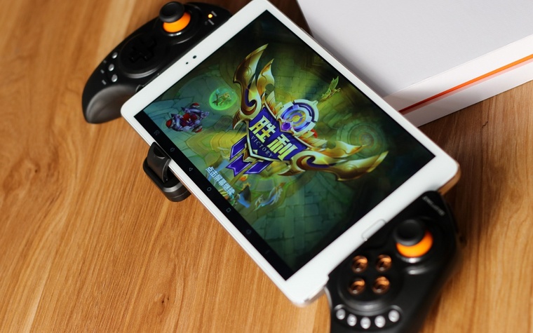 台电平板电脑玩穿越火线,2.5k屏幕平板