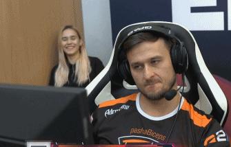 妹子参加线下比赛惨遭16:0吊打!玩CSGO的难道都找不到女朋友?