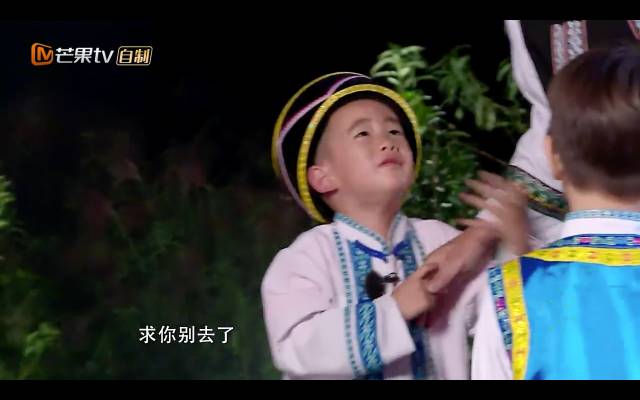 应采儿jasper为陈小春应援 (jasper看应采儿亲陈小春的眼神)