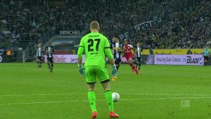 美因茨vsrb莱比锡最后点球,美因茨门将把点球点成足球