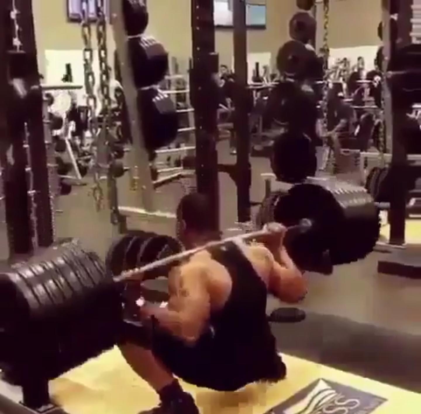 做深蹲头晕是什么原因,大重量深蹲为什么导致头疼