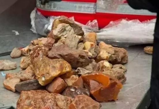 琥珀的真实事件,琥珀的事什么时候败露