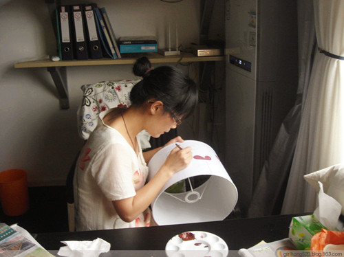 宝宝出生后不喜欢动,宝宝生下来不愿意睁眼睛