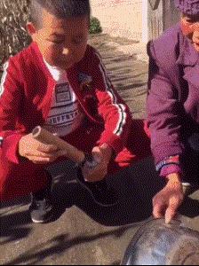 下雨天搞笑动作,下雨天搞笑操作