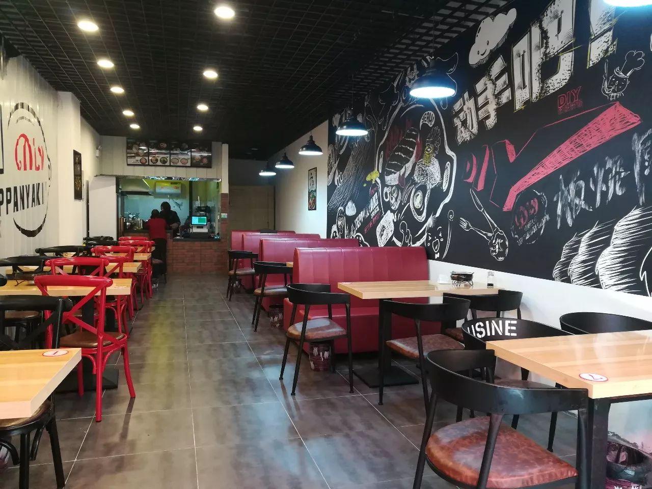 滋滋滋~香死拧的~这家板烧厨房在广元凤凰里圈了大把吃货~