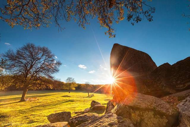 哪些手机可以拍出星芒效果,手机拍摄星芒的技巧是什么