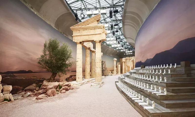 宋茜土味尬舞陈伟霆鹿晗,陈伟霆宋茜情侣装